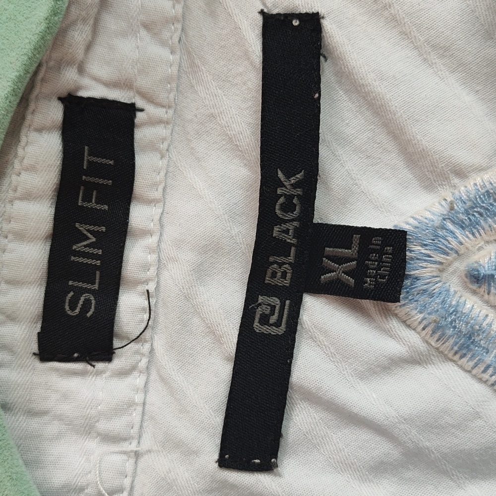Button up - Picture 3 of 3
